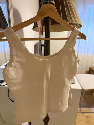 Depolo champagne tank top size M like new, beige