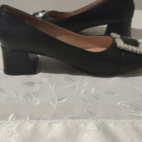 Vera Blunk black pumps like new, size 38 with rhinestone detail