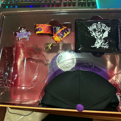 Spyro Collector's Box new with official pin, wallet, lanyard, cap