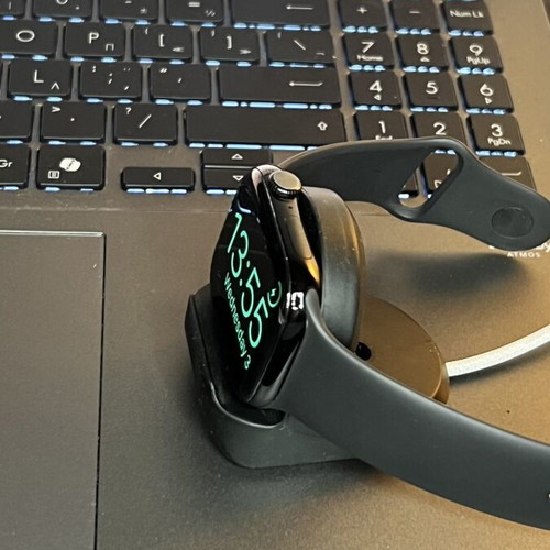 Apple Watch Series 11 46mm like new with accessories