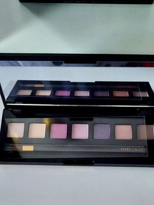 Κασετίνα με σκιές Estee Lauder καινούργια με καθρέφτη και πινέλο
