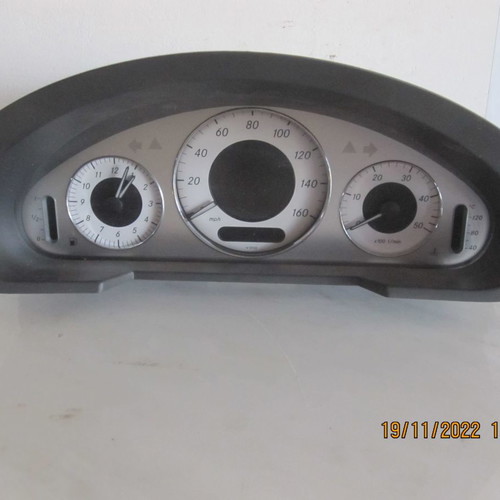 Mercedes W211 dashboard used
