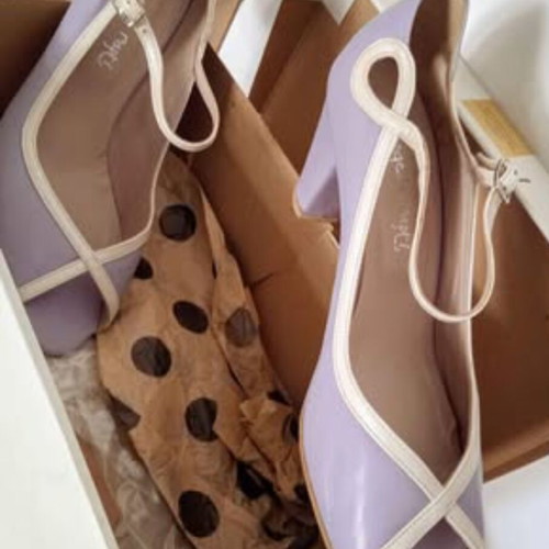 Leather peep toe shoes with buckle handmade like new, lavender color