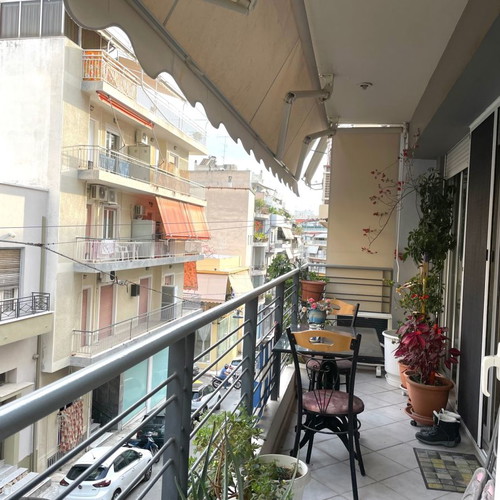 Οροφοδιαμέρισμα 75 τ.μ. στον Νέο Κόσμο με 2 υπνοδωμάτια και θέση στάθμευσης