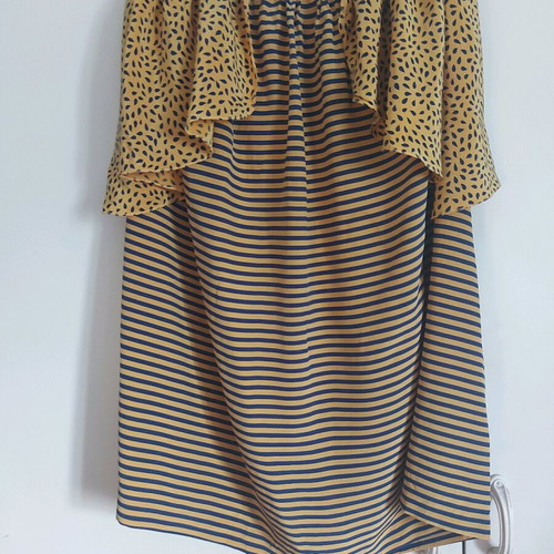 Silk skirt like new, blue and gold, size L