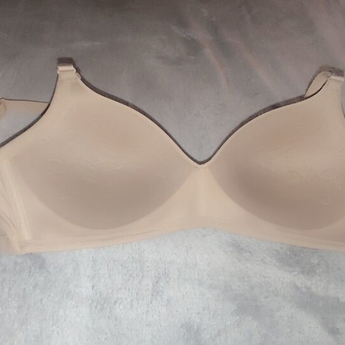Triumph Body Make-Up Soft Touch wireless bra, size 75C