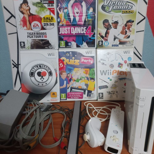 Nintendo Wii console like new with 6 games and 1 control set