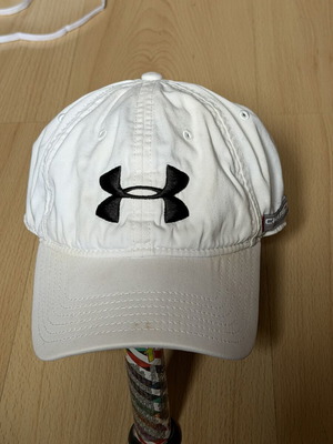 Καπέλο Under Armour μεταχειρισμένο, μέγεθος M, άσπρο