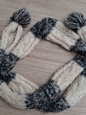Zara scarf used, black and beige