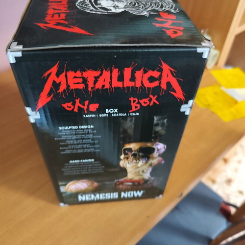Metallica One Box official merch like new