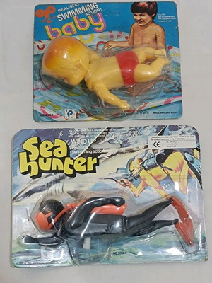 Vintage wind-up water toys pack of 2, diver and baby, used