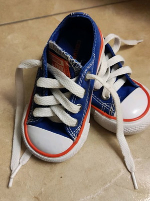 Concerse All Star baby shoes size 20 like new