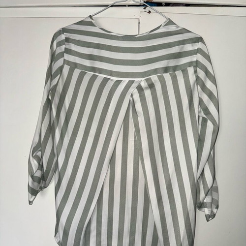 Stradivarius women's shirt used, size XS
