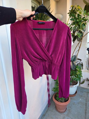 Pink Woman pleated cropped blouse fuchsia XS like new