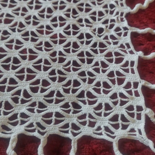 Handmade napkins set of 2 like new, sizes 24x24 and 12x12