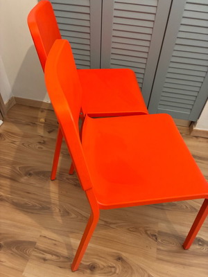 Καρέκλες Teodores της IKEA σαν καινούργιες, σετ 2 πορτοκαλί