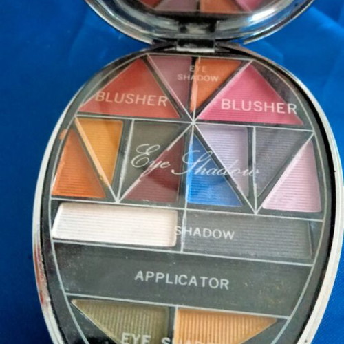 Makeup palette silver face with various colors new