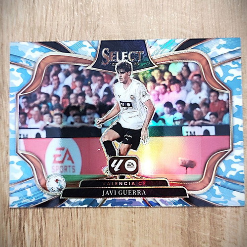 2025-26 Panini Select Winter Camo Javi Guerra Valencia card new