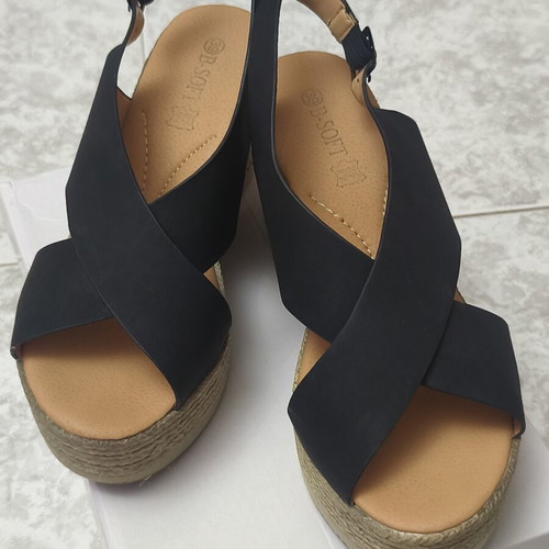 B-Soft Black Platform Sandals like new, genuine leather sole, size 39