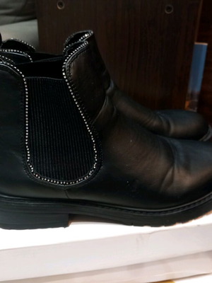 Dorothy Perkins low black ankle boots used, size 42