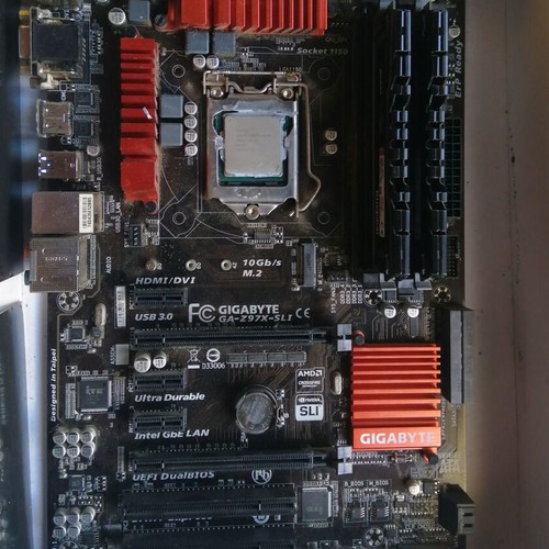 Gigabyte Z97X-SLI motherboard with Intel Core i5-4670K and Kingston HyperX Beast 8GB RAM used