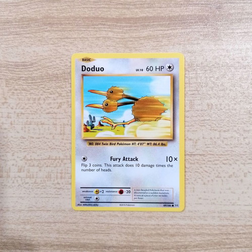 Doduo Pokémon Card Evolutions 2016 Near Mint
