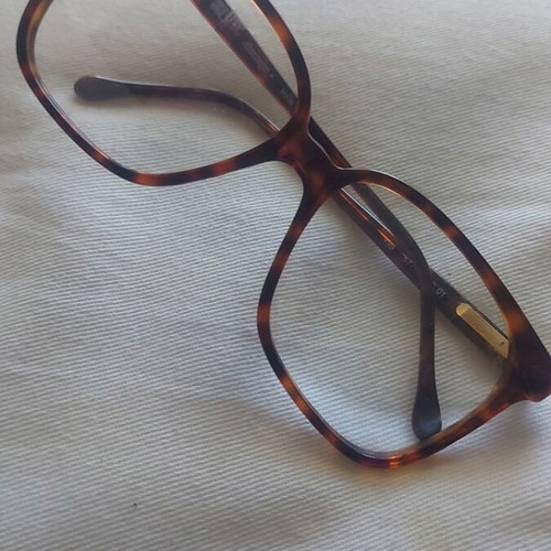 Vintage Tortoiseshell Square Eyeglass Frame like new, Italian