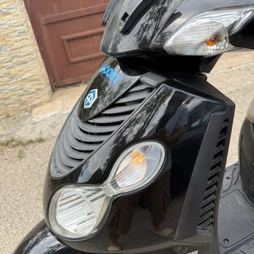 Piaggio Carnaby 125 scooter used, 15hp, blue, automatic