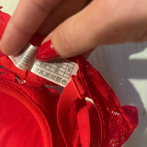 Bra 85B with full padding red new