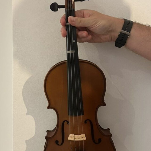 Virtu Adagietto 4/4 violin like new with case and accessories
