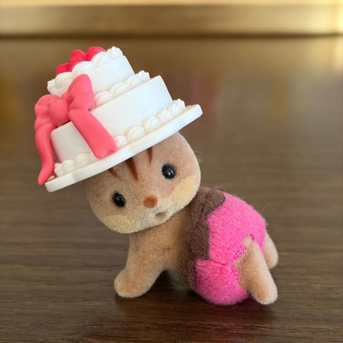 Sylvanian Families Baby Baking Party Alyssa Walnut Squirrel Baby like new