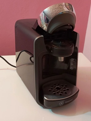 Bosch CTPMO8 Coffee Maker like new with coffee capsules