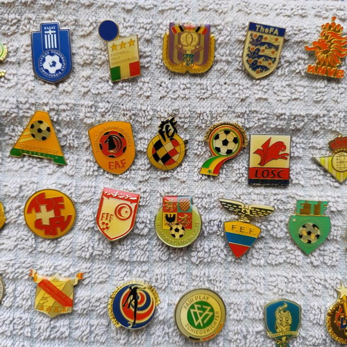 Collectible football federation pins like new, set of 36