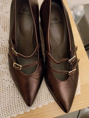 Baboulas bronze strap pumps like new, size 39