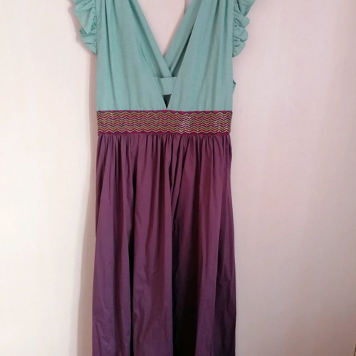 Long two-tone dress with matching scarf like new, size large