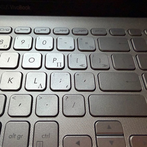 Laptop Asus Vivobook i3 8GB RAM like new