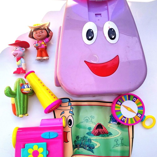 Dora Aventureira backpack like new with sound