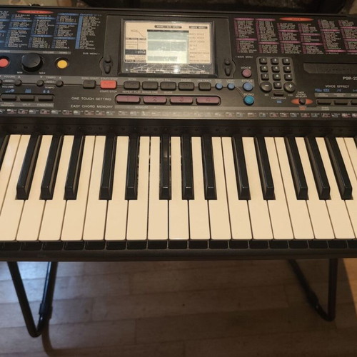 Yamaha PSR-230 keyboard like new with stand