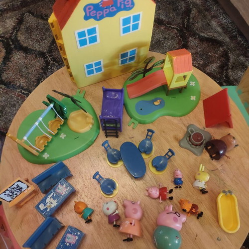 Peppa toy set used
