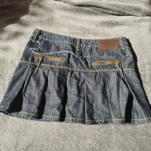 Staff and Co pleated denim skirt medium low waist like new, blue
