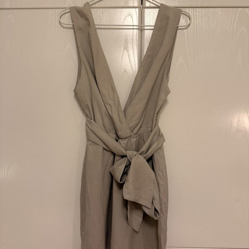 Mindyourstyle Mini Dress like new, summer with belt, gray beige