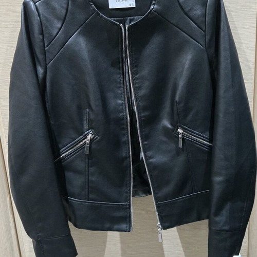 Reserved leather jacket like new, size L black