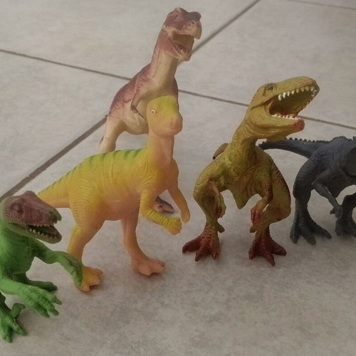 Dinosaur figures collection, pack of 20