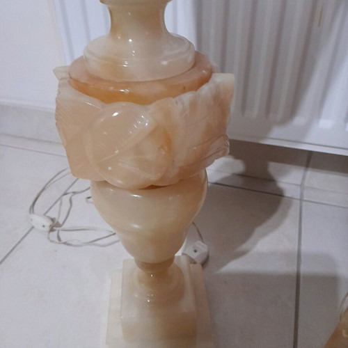 Alabaster vintage lamps set of 2 in excellent condition