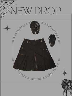 Μαύρη goth vintage φούστα με μεταλλικές λεπτομέρειες μεταχειρισμένη, μέγεθος S/M