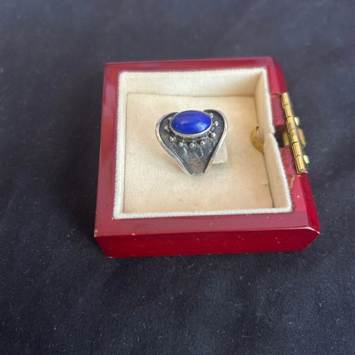 Silver 925 vintage ring with blue stone like new