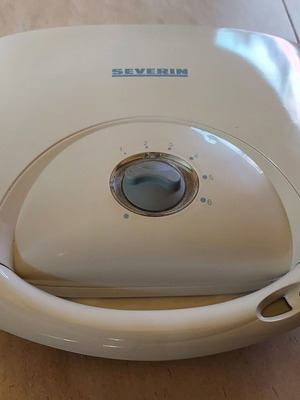 Severin Grill and Panini Maker 1400W like new