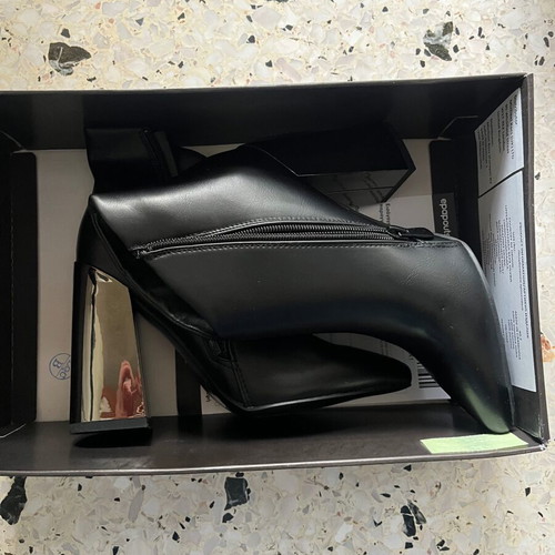 Black ankle boots new, size 36, silver heel