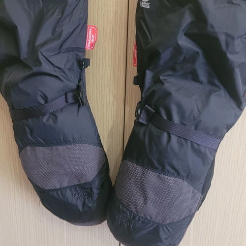 The North Face XL mountaineering mittens with Primaloft insulation