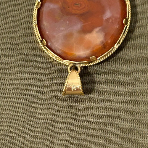 Vintage 18K Gold Intaglio Carnelian Pendant like new, 16g